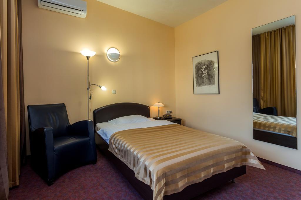 Ibb Hotel Мінськ Екстер'єр фото