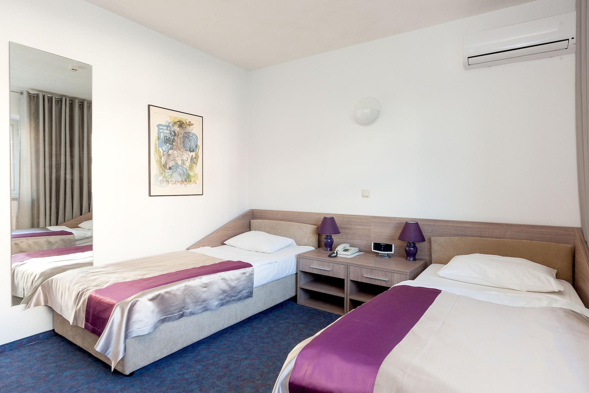 Ibb Hotel Мінськ Екстер'єр фото