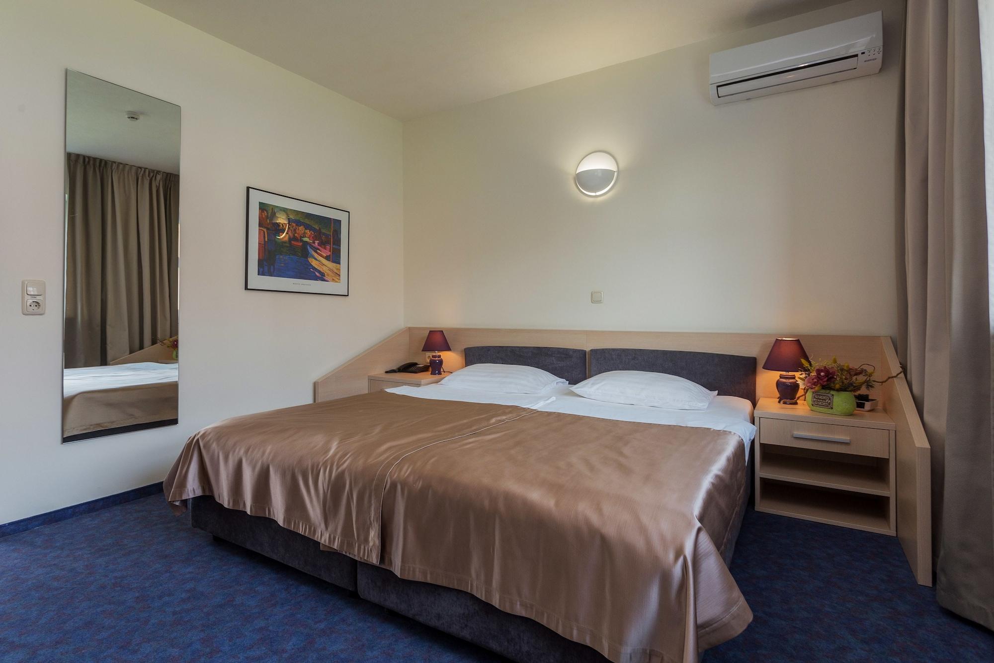 Ibb Hotel Мінськ Екстер'єр фото